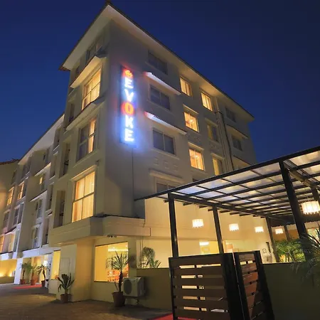 Evoke Lifestyle Candolim Hotel